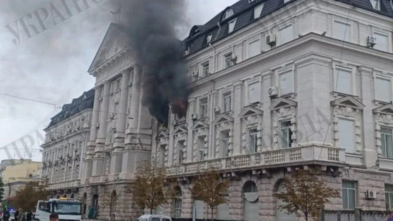 Kiev'deki Güvenlik Servis binası İHA ile vuruldu!
