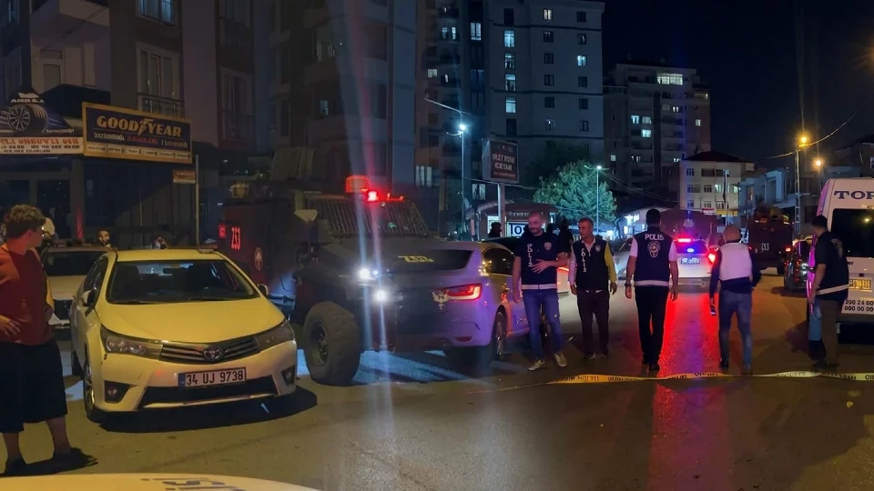Sultanbeyli'de terör operasyonu! Polise ateş açtı: Şüpheli öldürüldü