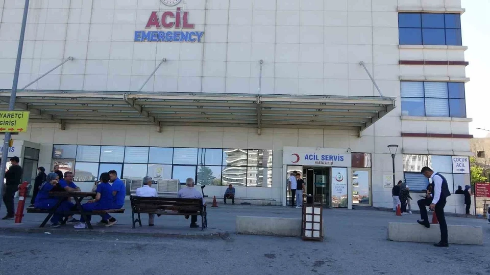 Tarlada korkunç kaza! 24 yaşındaki genç silaj makinesine bacağını kaptırdı