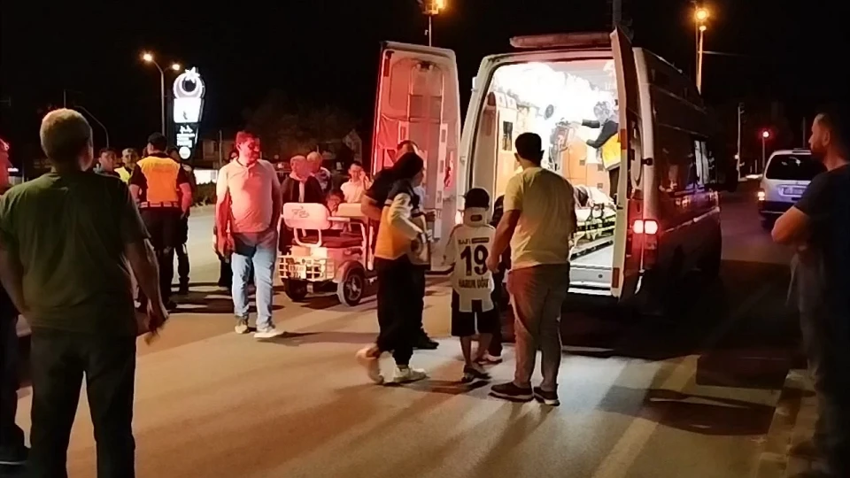 Çorum'da yürekleri ağza getiren kaza! Otomobil ile elektrikli motosiklet çarpıştı