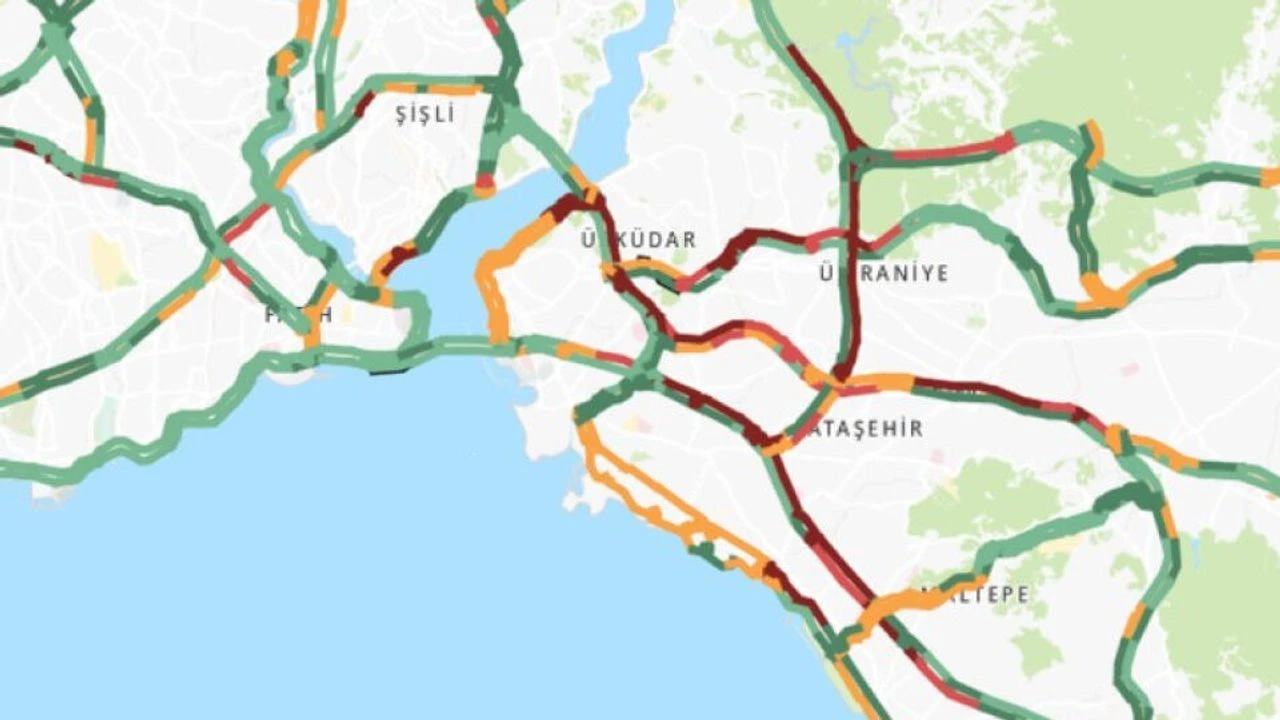 Okula uyum haftası başladı, İstanbul'da trafik kilitlendi