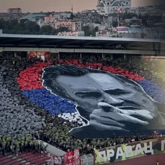 Sırbistan derbisinde dünyanın kanını donduran skandal: 'Bosna Kasabı' Mladiç için saygı duruşu