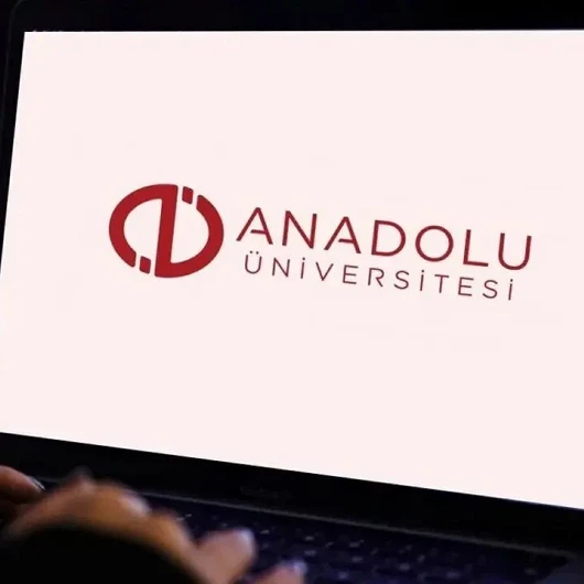 AÖF kayıt yenileme tarihleri 2026-2027: Anadolu Üniversitesi Açıköğretim Fakültesi AÖF kayıt yenileme ne zaman, ders seçimi ve harç ödemesi hangi gün bitiyor?