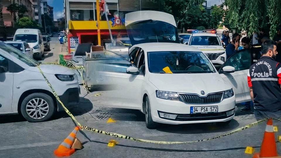 Cadde ortasında kanlı pusu! Araca 28 kurşun yağdırdılar: Bir kişi hayatını kaybetti