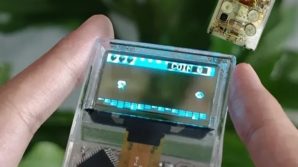 Dünyanın tamamen şeffaf oyun konsolu Arduview tanıtıldı