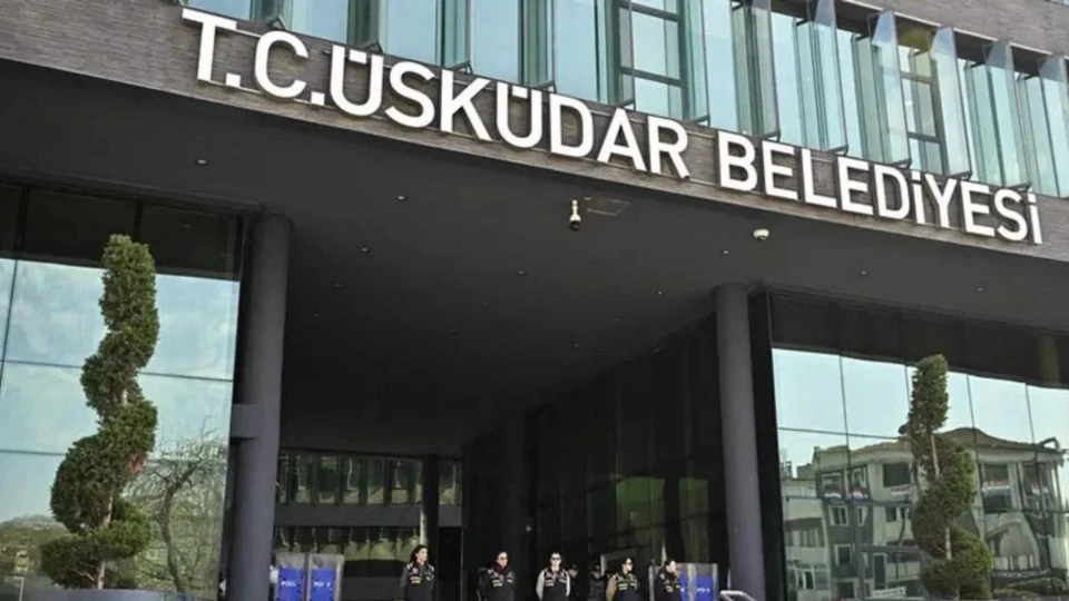 Üsküdar Belediyesi'nde başkan vekilliği seçimini AK Parti kazandı: Sonuçların ardından hüngür hüngür ağladı