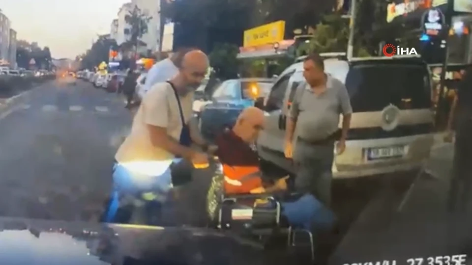 Yaya geçidindeki tekerlekli sandalyeli vatandaşa çarpıp hızlıca kaçtı