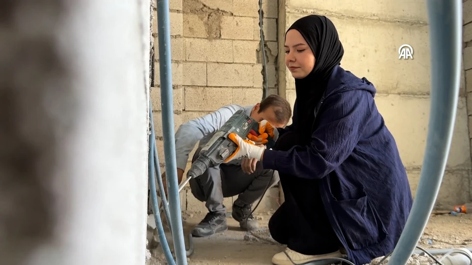 12 yaşındayken babasının yanında çalışmaya başladı: Kahramanmaraş'ın ilk kadın elektrik ustası oldu