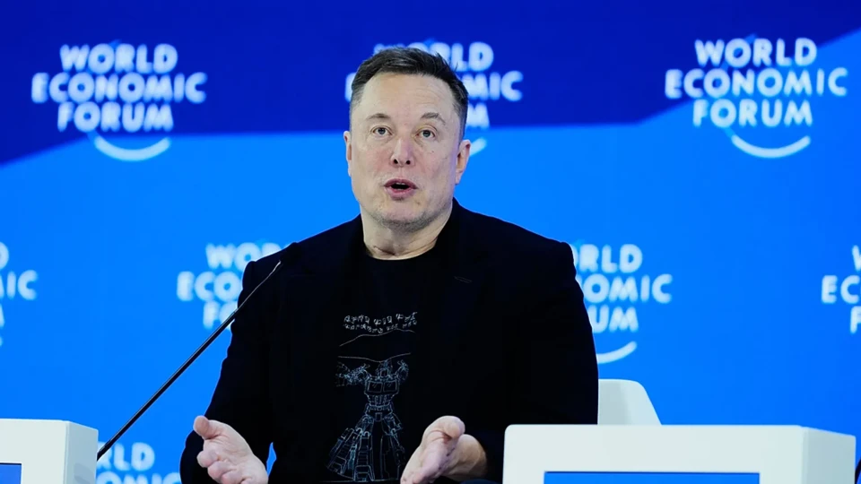 Elon Musk'tan hayatını anlatan belgesele zehir zemberek tepki: 'Köpek pisliği bile daha fazla saygıyı hak ediyor'