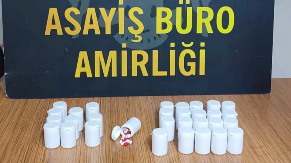 Polis baskınında ortaya çıktı! Bin 558 uyuşturucu hap ele geçirildi: İki tutuklama