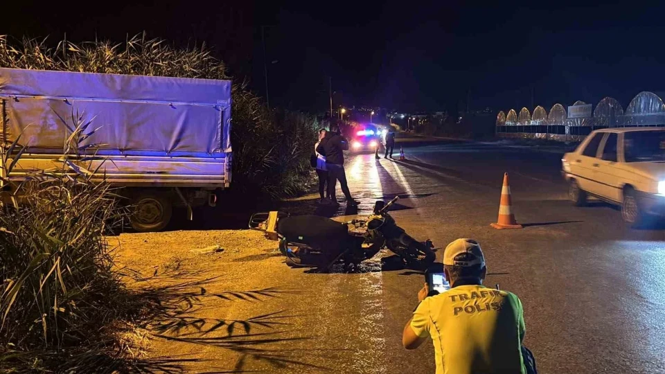 Tavşanlı’da kamyonet ile motosiklet çarpıştı: İki yaralı