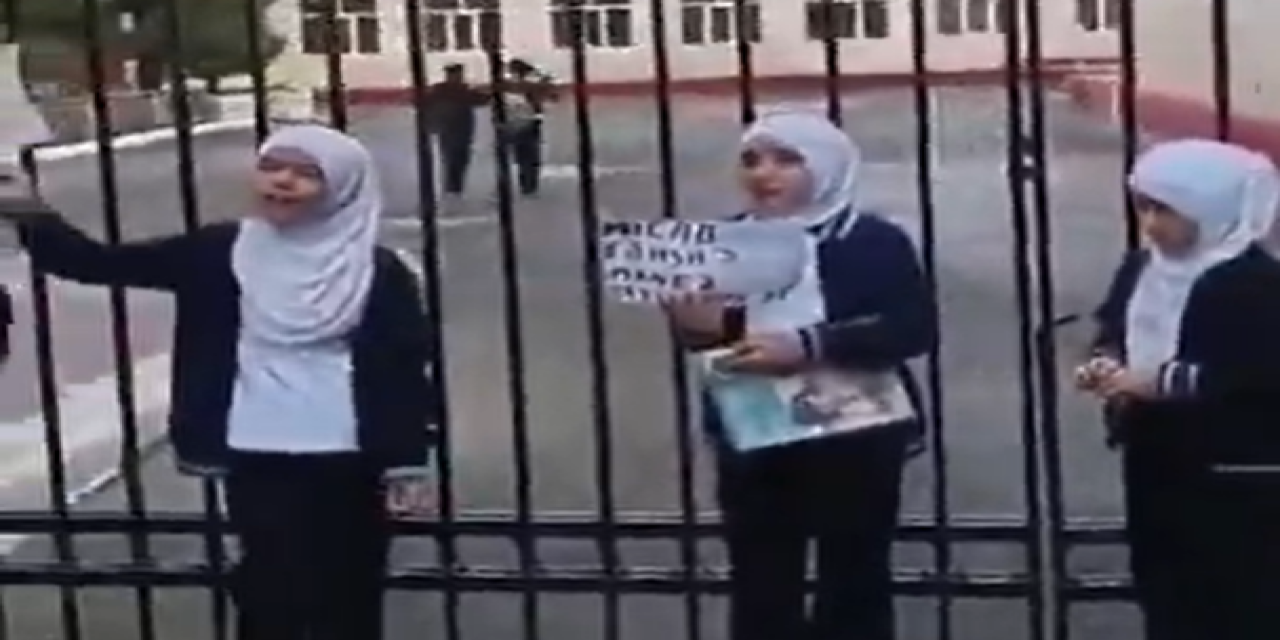 Azerbaycan'da Başörtüsü Tepkisi: Bize Destek Olun!