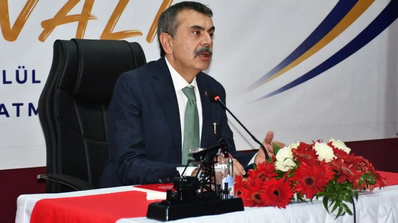 Bakan Tekin: Öğretmenlerimizin yer değiştirme tercihleri 23-24 Eylül'de alınacak