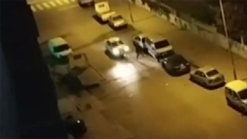 Tartıştığı kişilerin üzerine aracını sürdü: Ölümden döndüler!